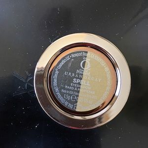Urban Decay Spell eyeshadow