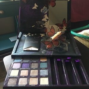 Urban decay shadow box