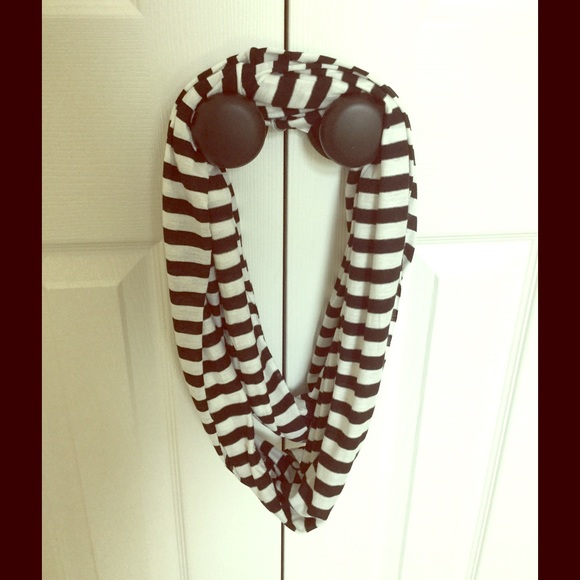 NWOT striped infinity scarf