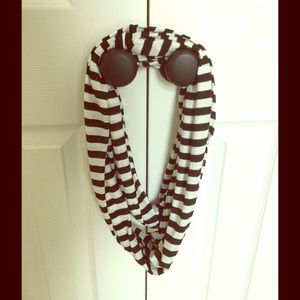 NWOT striped infinity scarf