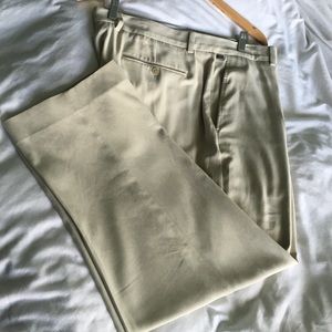 Tommy Bahama Men's Khaki pants