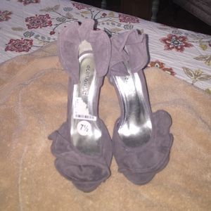 Dollhouse heels on a platform New. 7.5