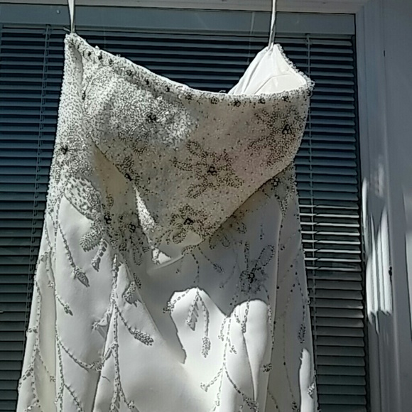 Gorgeous wedding dress - Picture 3 of 4