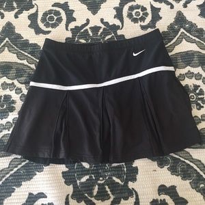 Black Nike tennis skirt