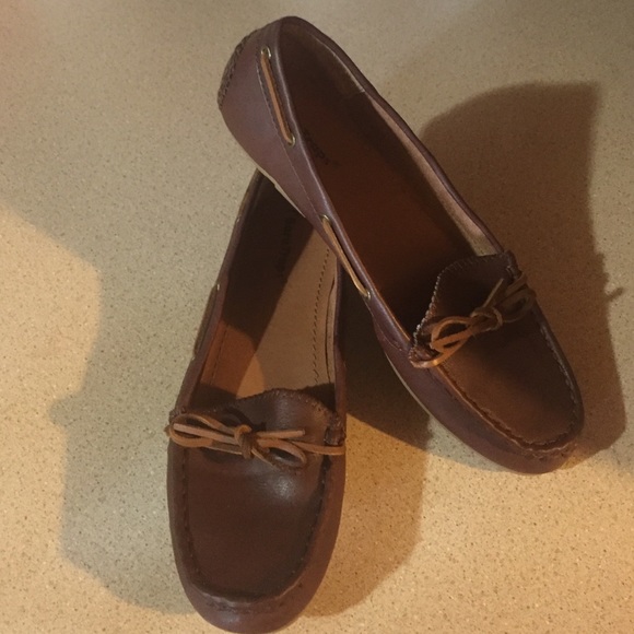 Shoes - Picture 2 of 4