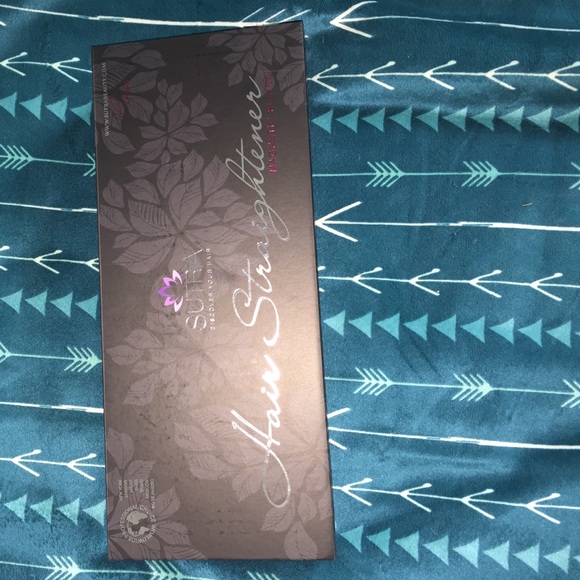 Brand new hair straightener.