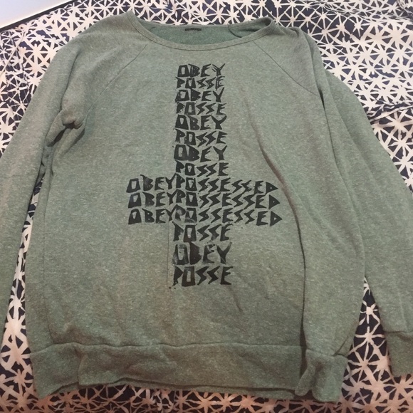 Obey sweater
