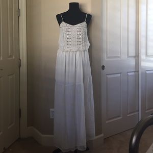 Long Flowly Dress for Daytime or Nightime