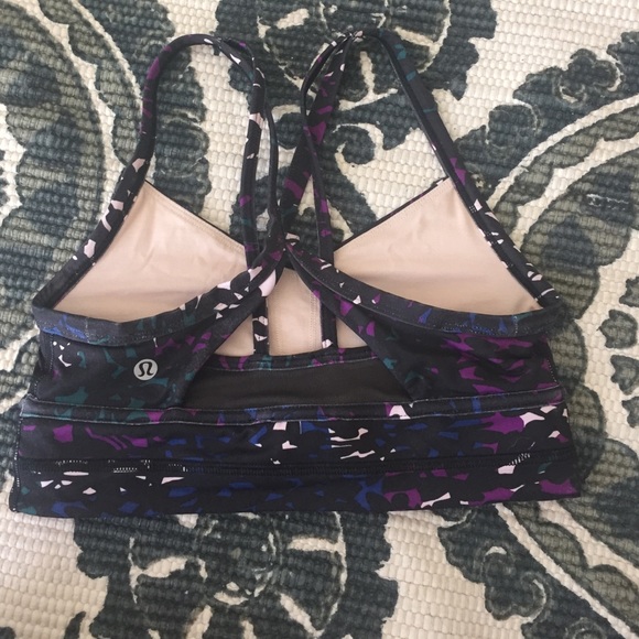 NEW LULULEMON SPORTS BRA! Without tags - Picture 3 of 3