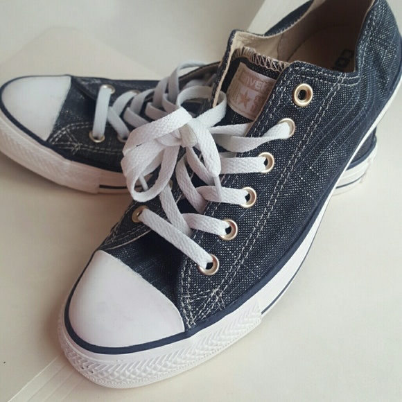 Converse shoes - Picture 2 of 4