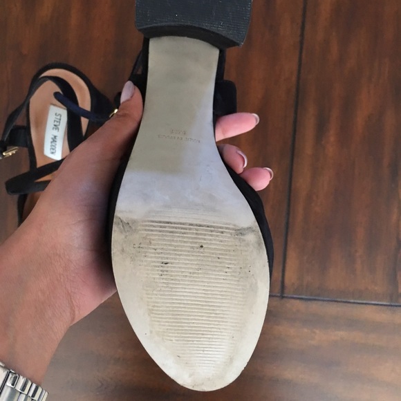 💋SOLD💋 Steve Madden chinky heels - Picture 2 of 2
