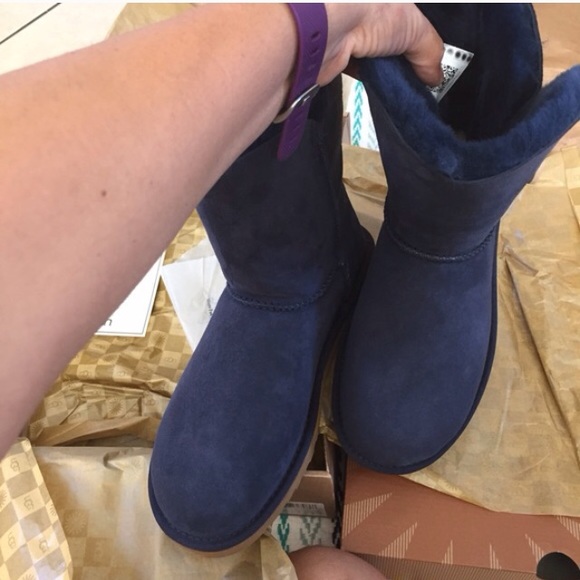 UGG authentic Bailey button navy boots Sz 7 new - Picture 4 of 4