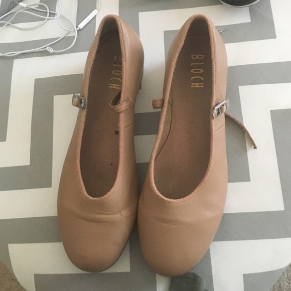 Tan bloch tap shoes - Picture 1 of 3