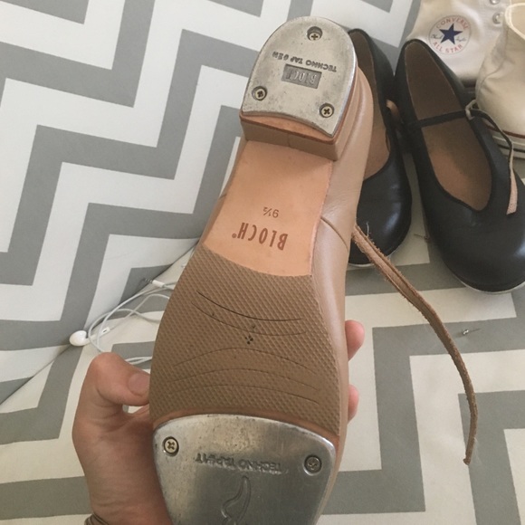 Tan bloch tap shoes - Picture 3 of 3