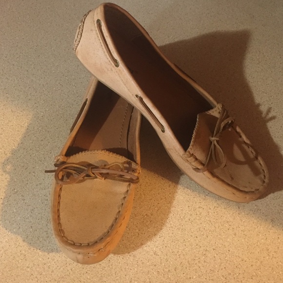 Shoes - Picture 2 of 4