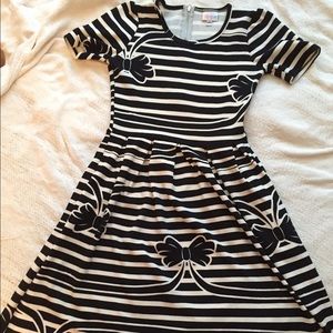 Hard To Find LuLaRoe Dress With Bows!