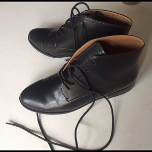 Urban Outfitters black boots like new size 9