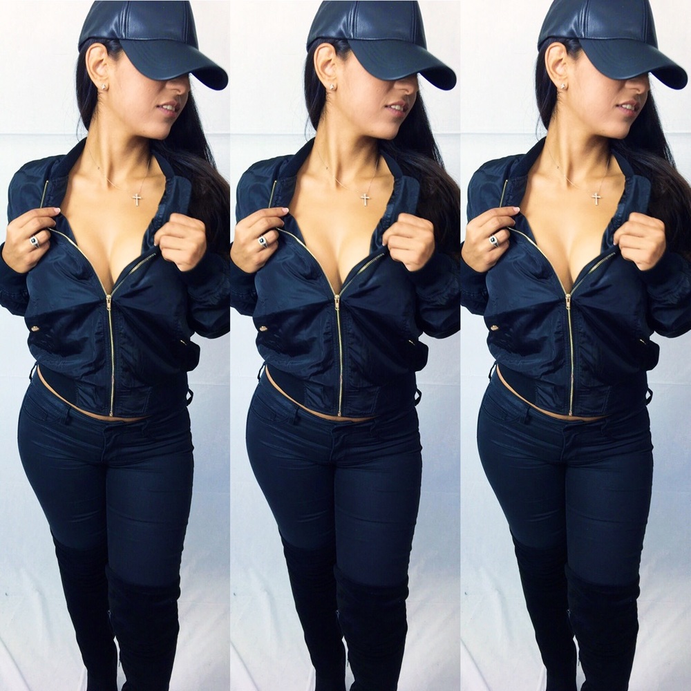 Sale💁🏽Must Go!Black Bomber Jacket - Picture 3 of 4