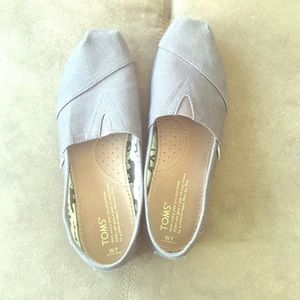 Toms Classic Slip Ons!!!