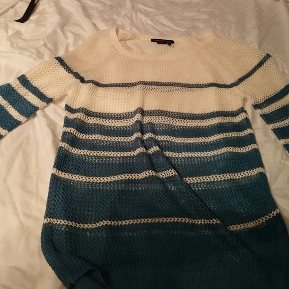NWOT BCBG SWEATER - Picture 1 of 4