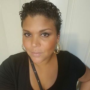 Meet your Posher, Dana