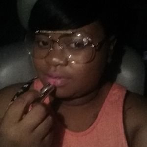 Meet your Posher, Lonette