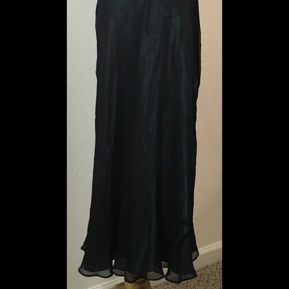 Elegant dark green dress - Picture 2 of 4