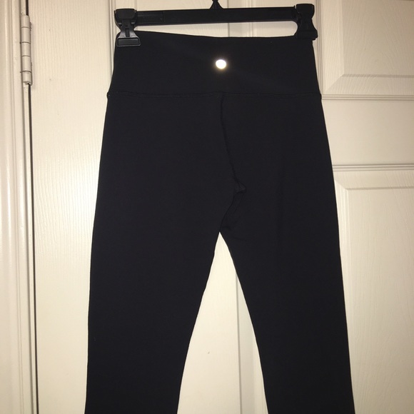 SOLD: Lululemon tech mesh tights - Picture 4 of 4
