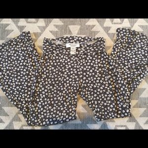 Loose and flowy boho pants with daisy print