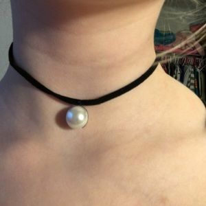 A pearl choker
