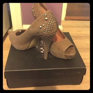 Vince Camuto Peep Toe Pump