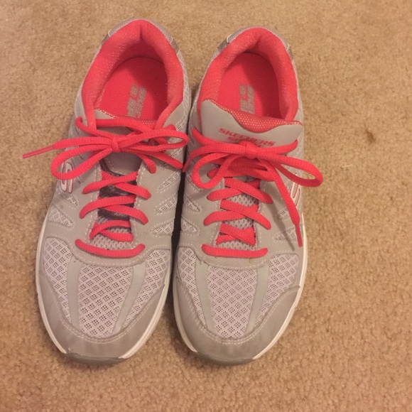 Skechers sports tennis shoes size 5.5