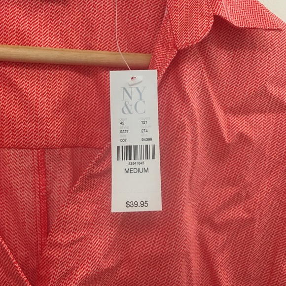 NWT Top from NY&Co. Medium - Picture 3 of 4