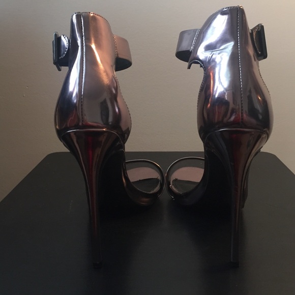 Pewter Steve Madden Sandals - Picture 3 of 4