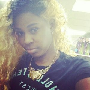 Meet your Posher, Shantabrea