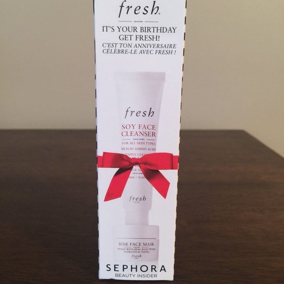 Fresh cleanser and mask samples - Picture 1 of 2