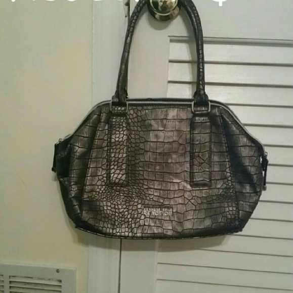 ****SOLD***** Kenneth Cole Reaction handbag