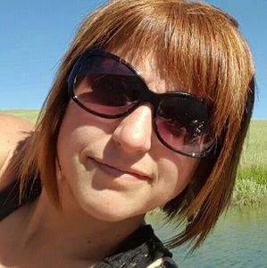 Meet your Posher, Leslie