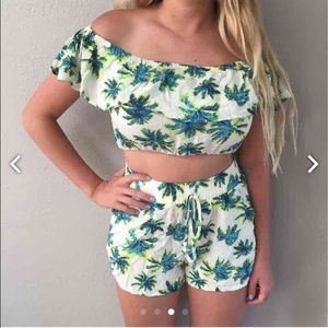 Two piece set 🌴