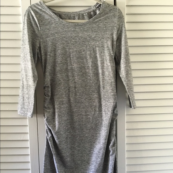 Liz Lange Maternity Gray Dress- Very Flattering!