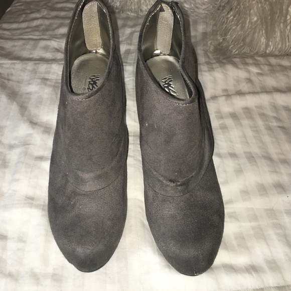 Gray boot heel