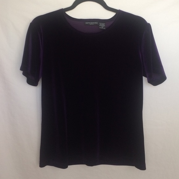 ✨VINTAGE VELVET TOP✨ - Picture 2 of 4