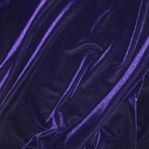 ✨VINTAGE VELVET TOP✨ - Picture 4 of 4