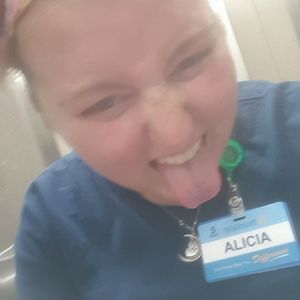 Meet your Posher, Alicia