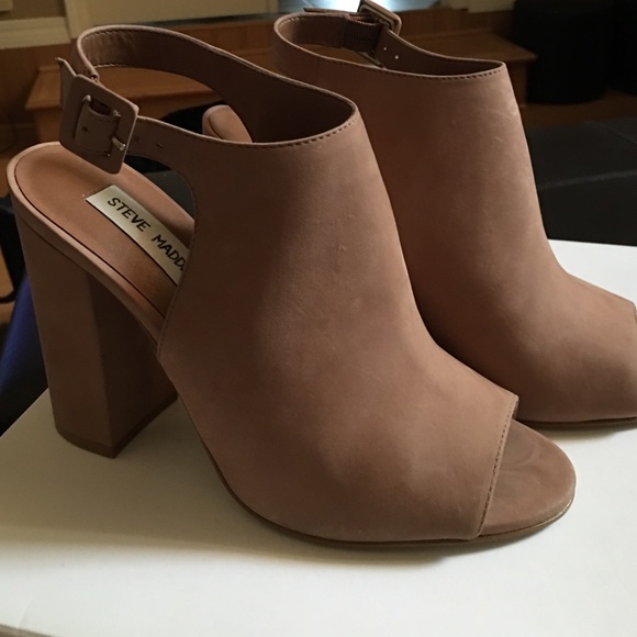 Steve Madden peep toe bootie heel