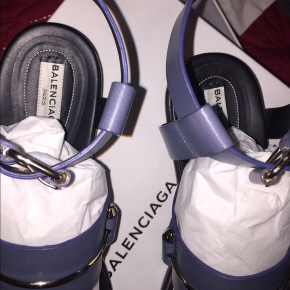 BALENCIAGA LEATHER PIERCED SANDALS - Picture 4 of 4