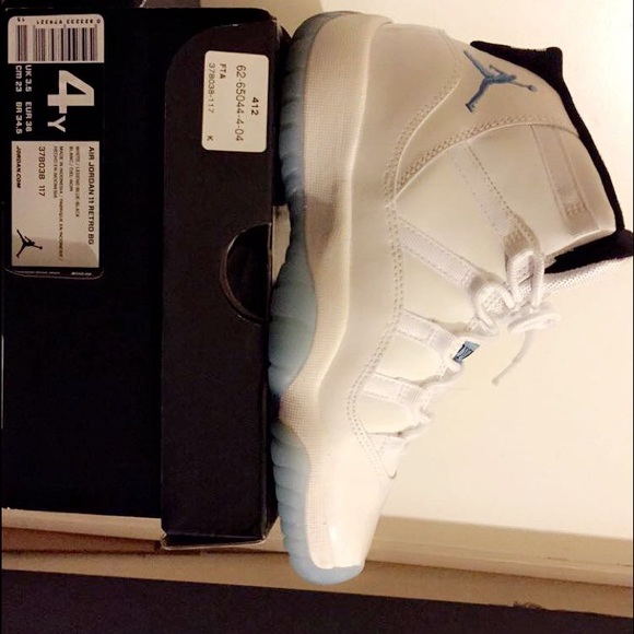 Jordan 11's - Picture 2 of 3