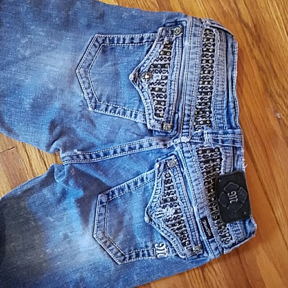 Jeans - Picture 2 of 3