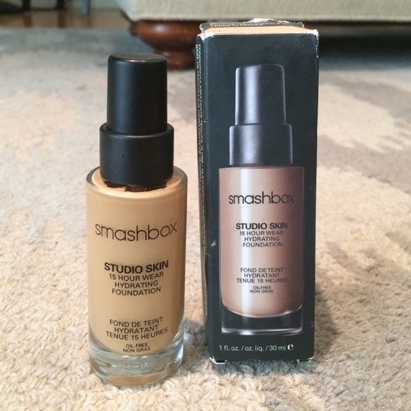 Smashbox Studio Skin 15 Hour Foundation in 2.3