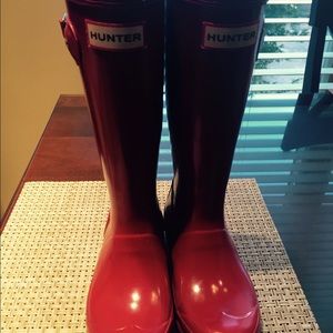 Girls red size 2 Hunter rain boots